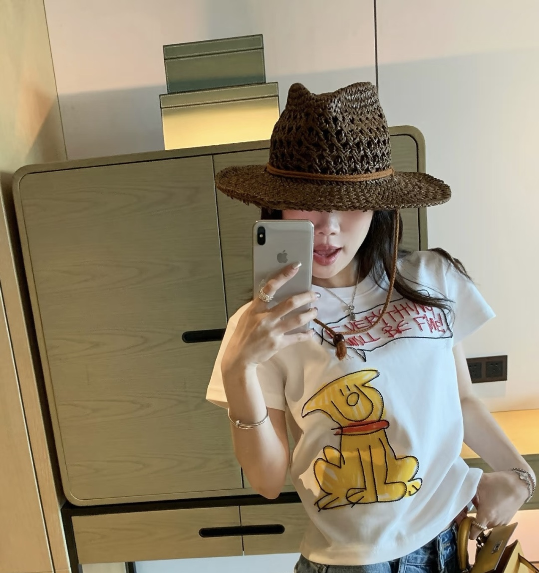 ✨ GUCC♡²⁶ss涂鸦🐶治愈系刺绣🪡T恤 “EVERYTHING WILL BE FINE!” 把温