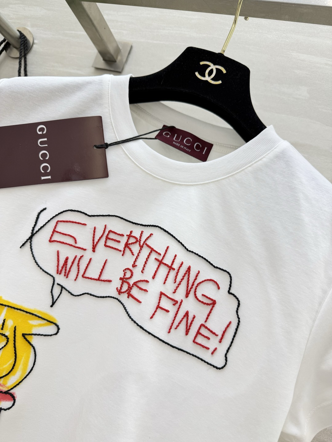 ✨ GUCC♡²⁶ss涂鸦🐶治愈系刺绣🪡T恤 “EVERYTHING WILL BE FINE!” 把温