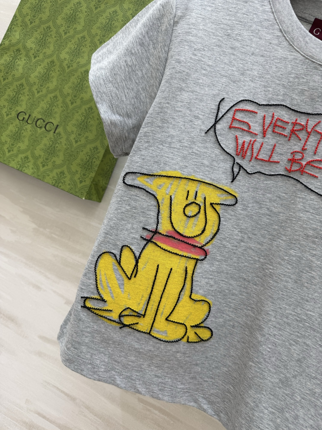 ✨ GUCC♡²⁶ss涂鸦🐶治愈系刺绣🪡T恤 “EVERYTHING WILL BE FINE!” 把温