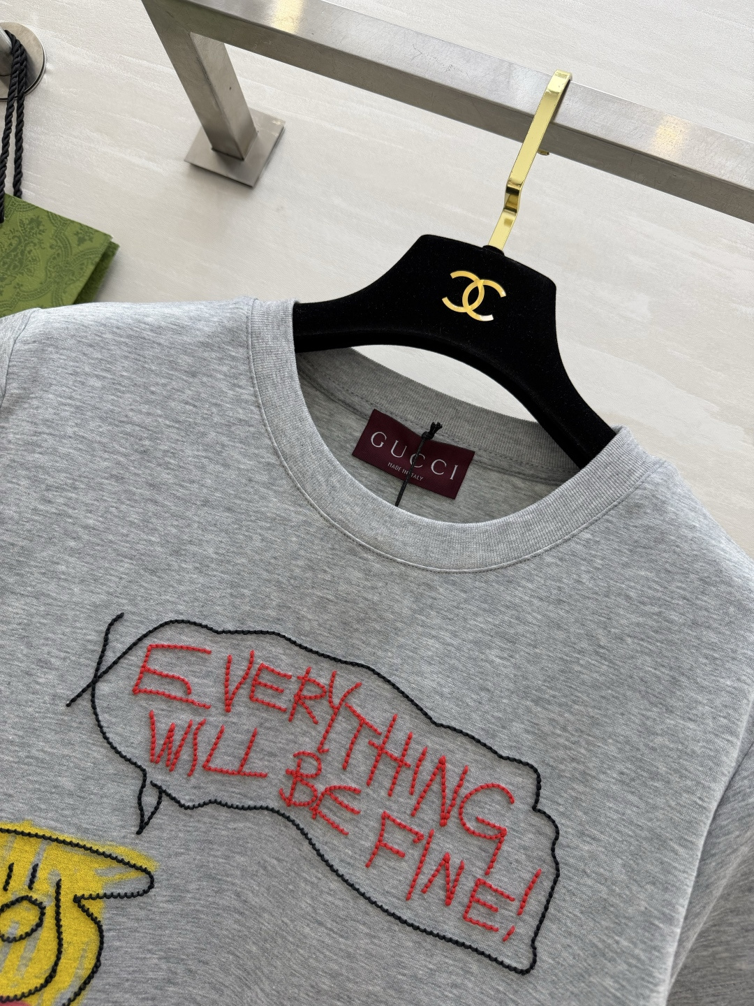 ✨ GUCC♡²⁶ss涂鸦🐶治愈系刺绣🪡T恤 “EVERYTHING WILL BE FINE!” 把温