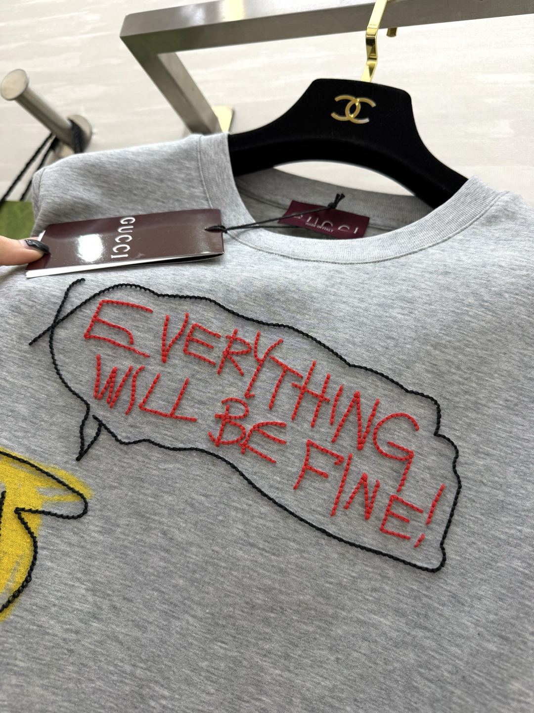 ✨ GUCC♡²⁶ss涂鸦🐶治愈系刺绣🪡T恤 “EVERYTHING WILL BE FINE!” 把温