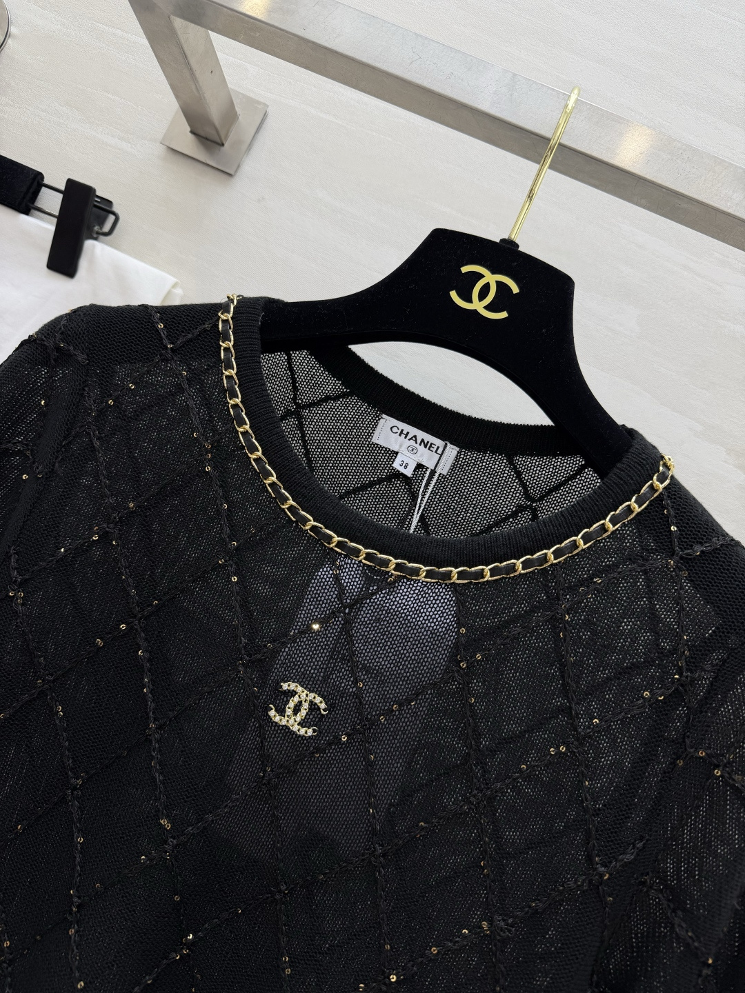 #Chane♡²⁶菱格纹短袖针织衫｜把法式优雅焊在身上经典菱格纹 链条圆领 双C金标每一处细节都在诠释高