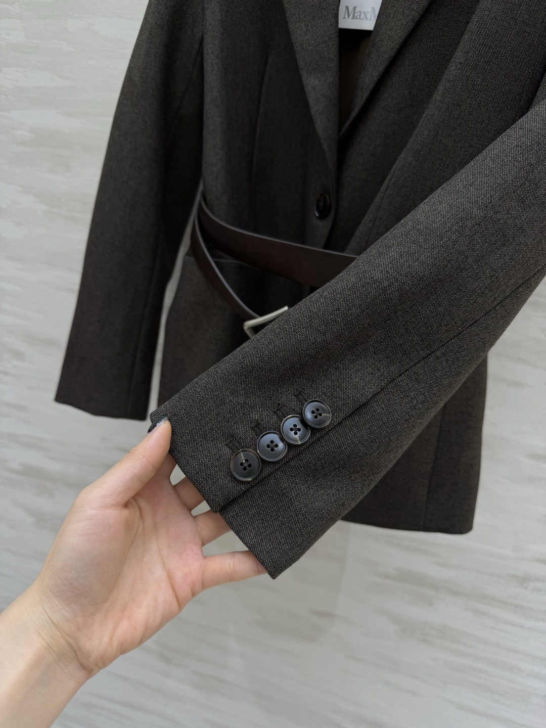 #MaxMar♡²⁶收腰腰带款气质西装外套 深咖灰调自带低饱和高级感 可拆卸宽腰带太绝了！一秒收腰掐出小