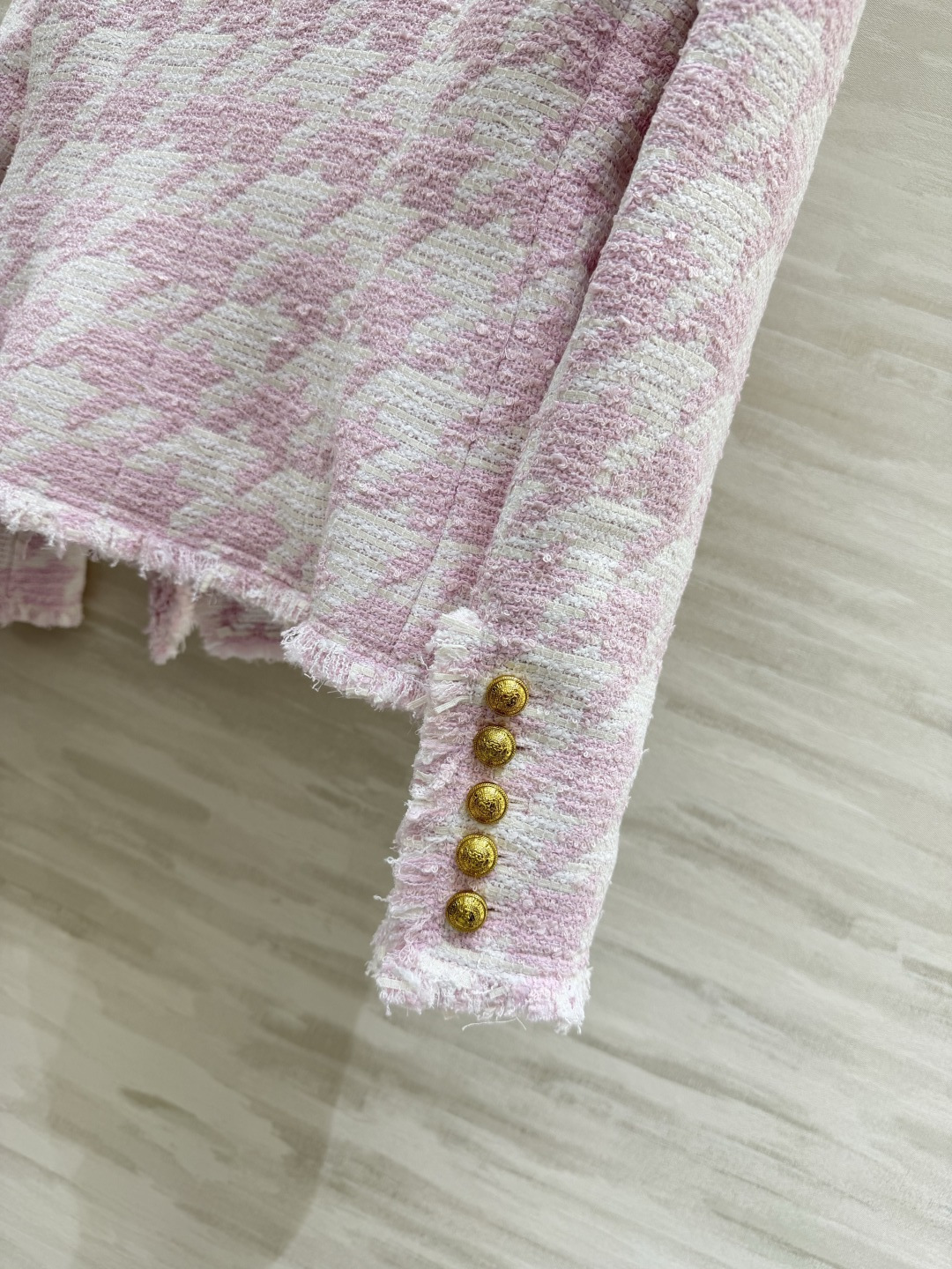 #Balmai♡²⁶甜酷天花板 粉白千鸟格西装外套 粉白千鸟格自带柔焦滤镜 甜而不腻 毛边流苏 定制双排