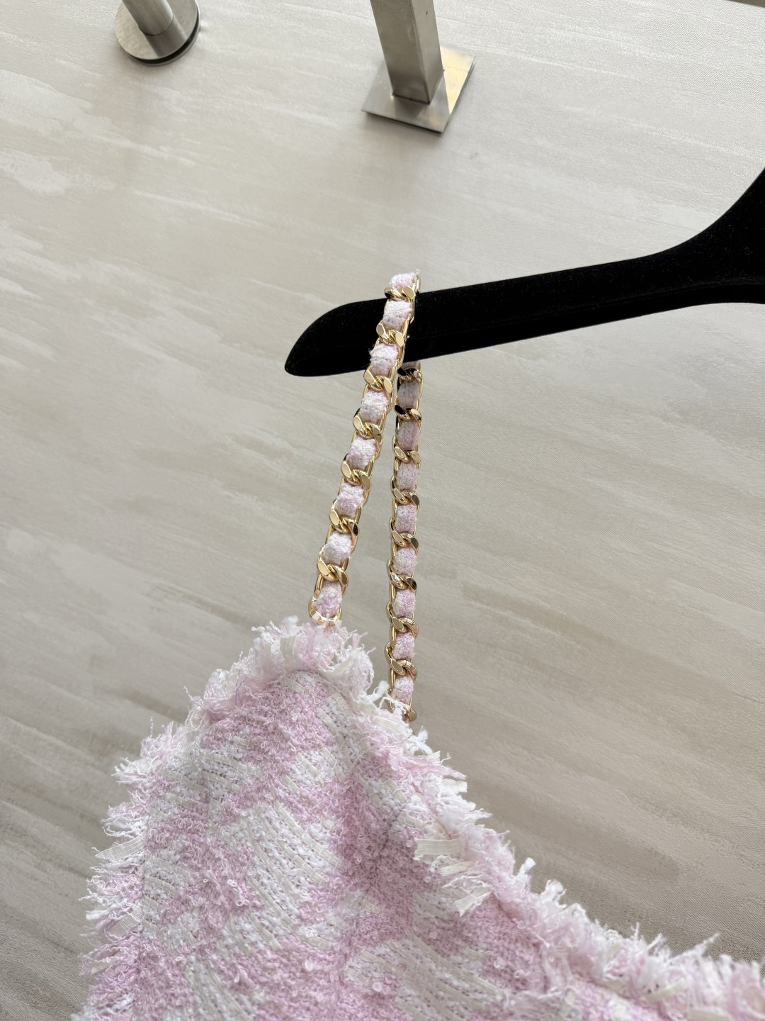 #Balmai♡²⁶粉白千鸟格富家千金吊带裙 粉白千鸟格自带柔焦滤镜 甜而不腻 毛边流苏 精致金扣细节感