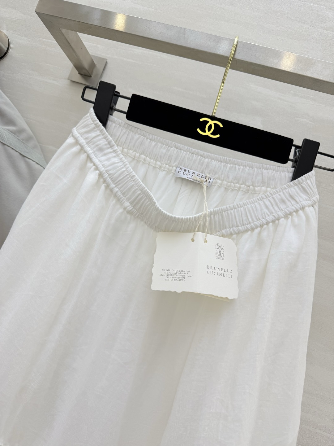 Brunello Cucinelli ²⁶苎麻半裙🤍把意式松弛感穿在身上轻薄苎麻面料，透气又有筋骨蕾丝+