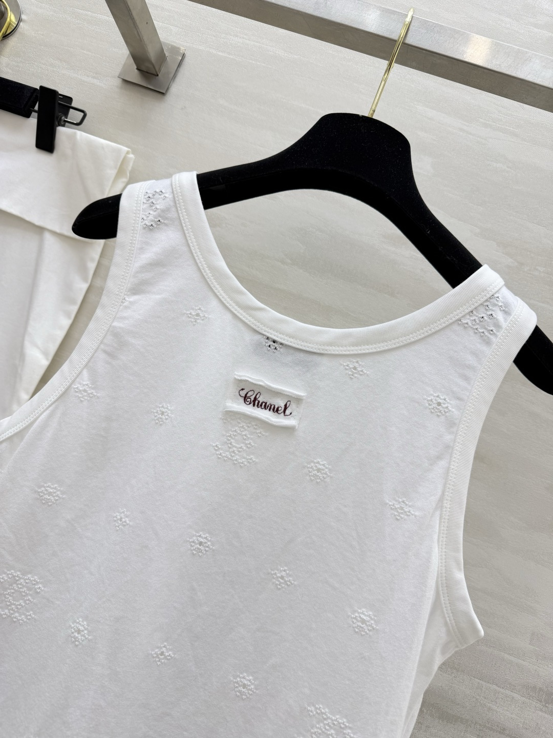 #Chane♡²⁶P限定 白月光背心🤍 把温柔与贵气焊在身上的百搭内搭 满印双C刺绣 低调又高级 单穿叠