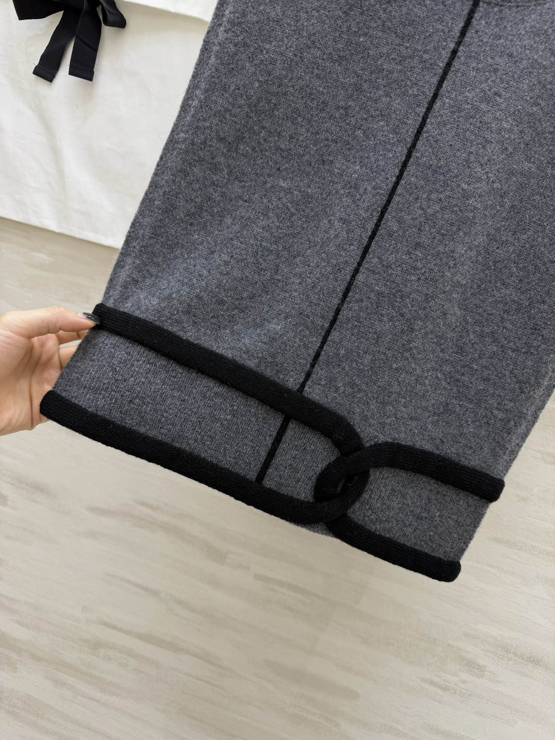 #Chane♡²⁶🧶高级感羊绒针织马甲 通勤穿搭的万能神器 极简风针织马甲真的是衣柜里的百搭王者✨奶白/