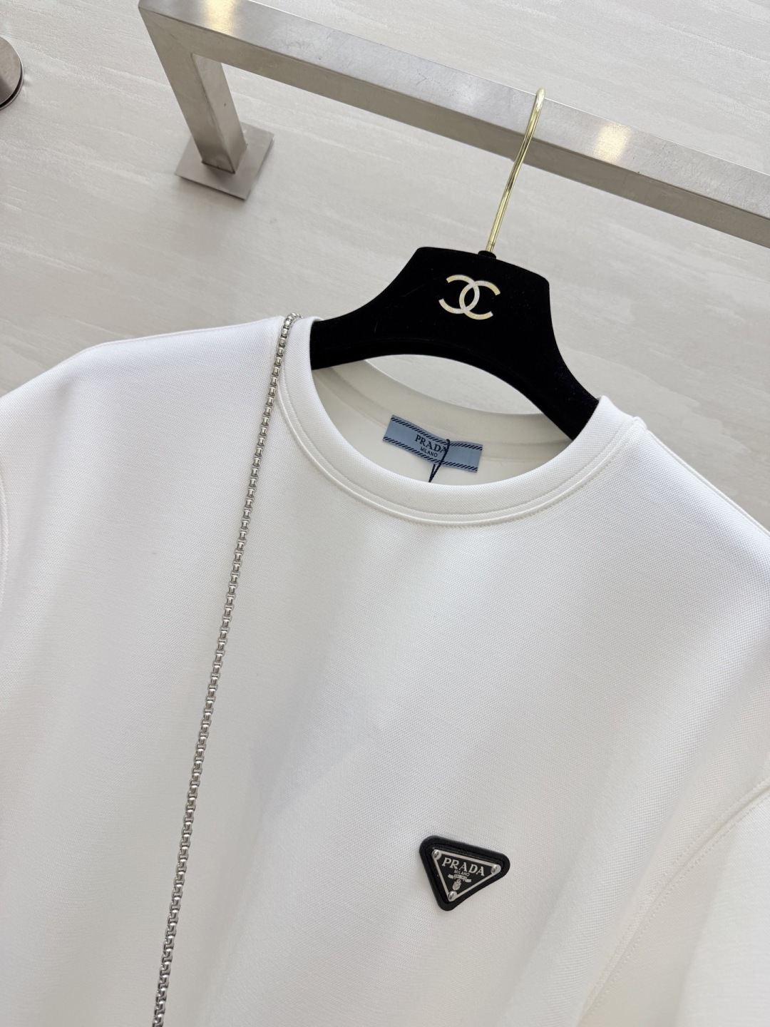 🔥🔥🔥爆款🔥🔥🔥#Prad♡²⁶春夏新款 普拉达三角标休闲连衣裙✔️简约又不简单风 搭配字母三角小包包 