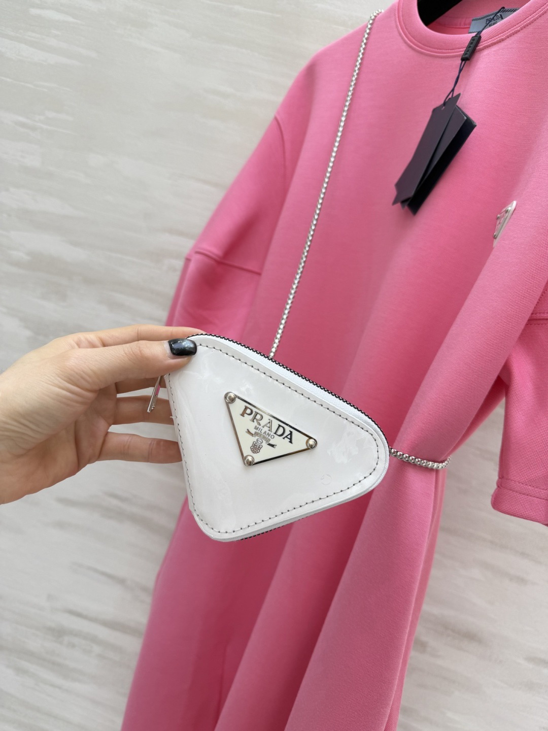 🔥🔥🔥爆款🔥🔥🔥#Prad♡²⁶春夏新款 普拉达三角标休闲连衣裙✔️简约又不简单风 搭配字母三角小包包 