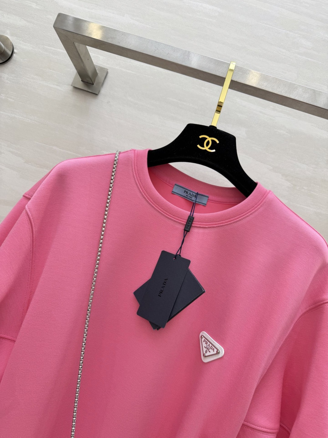 🔥🔥🔥爆款🔥🔥🔥#Prad♡²⁶春夏新款 普拉达三角标休闲连衣裙✔️简约又不简单风 搭配字母三角小包包 