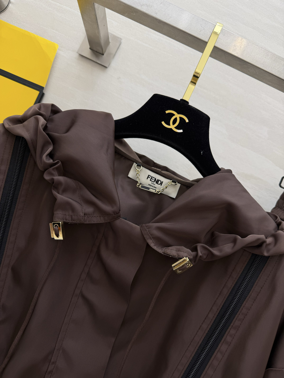 #FEND♡²⁶ss限定 巧克力棕连帽套装 美拉德色系天花板 把高级感焊在身上！低饱和巧克力棕 不挑皮巨