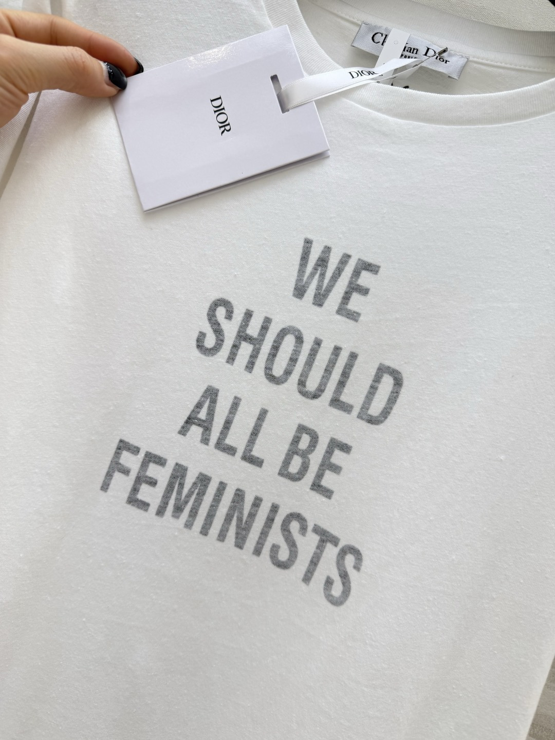 #Dio♡²⁶ss女权标语T恤 态度与颜值双在线 一件自带态度的神仙T恤 把高级感和女性力量穿在身上💪经
