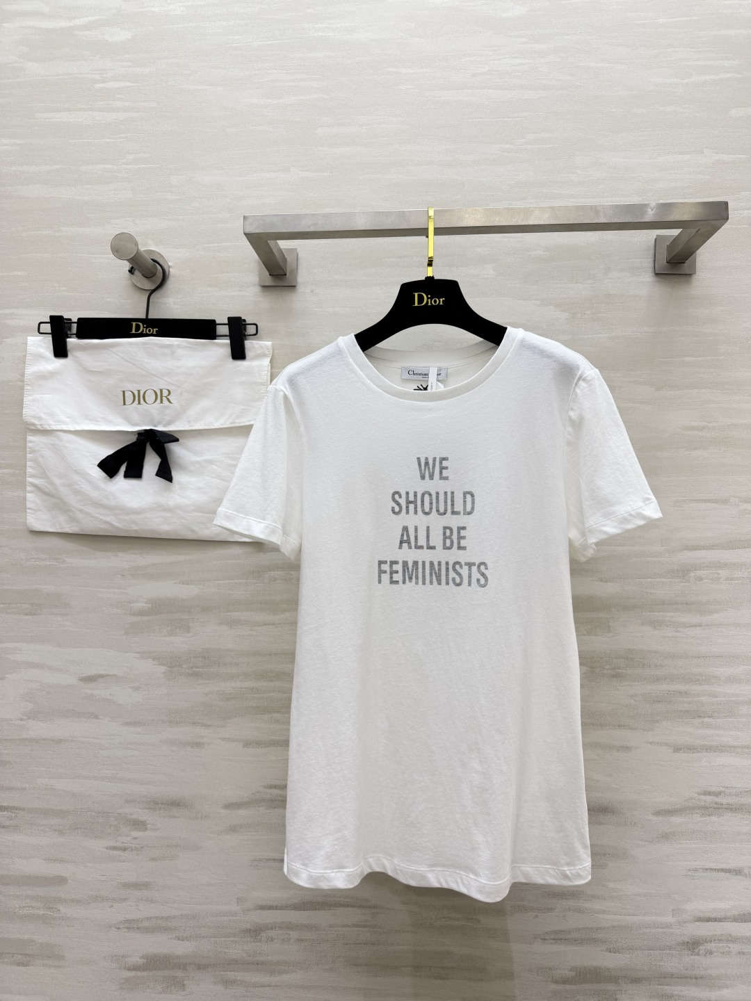 #Dio♡²⁶ss女权标语T恤 态度与颜值双在线 一件自带态度的神仙T恤 把高级感和女性力量穿在身上💪经