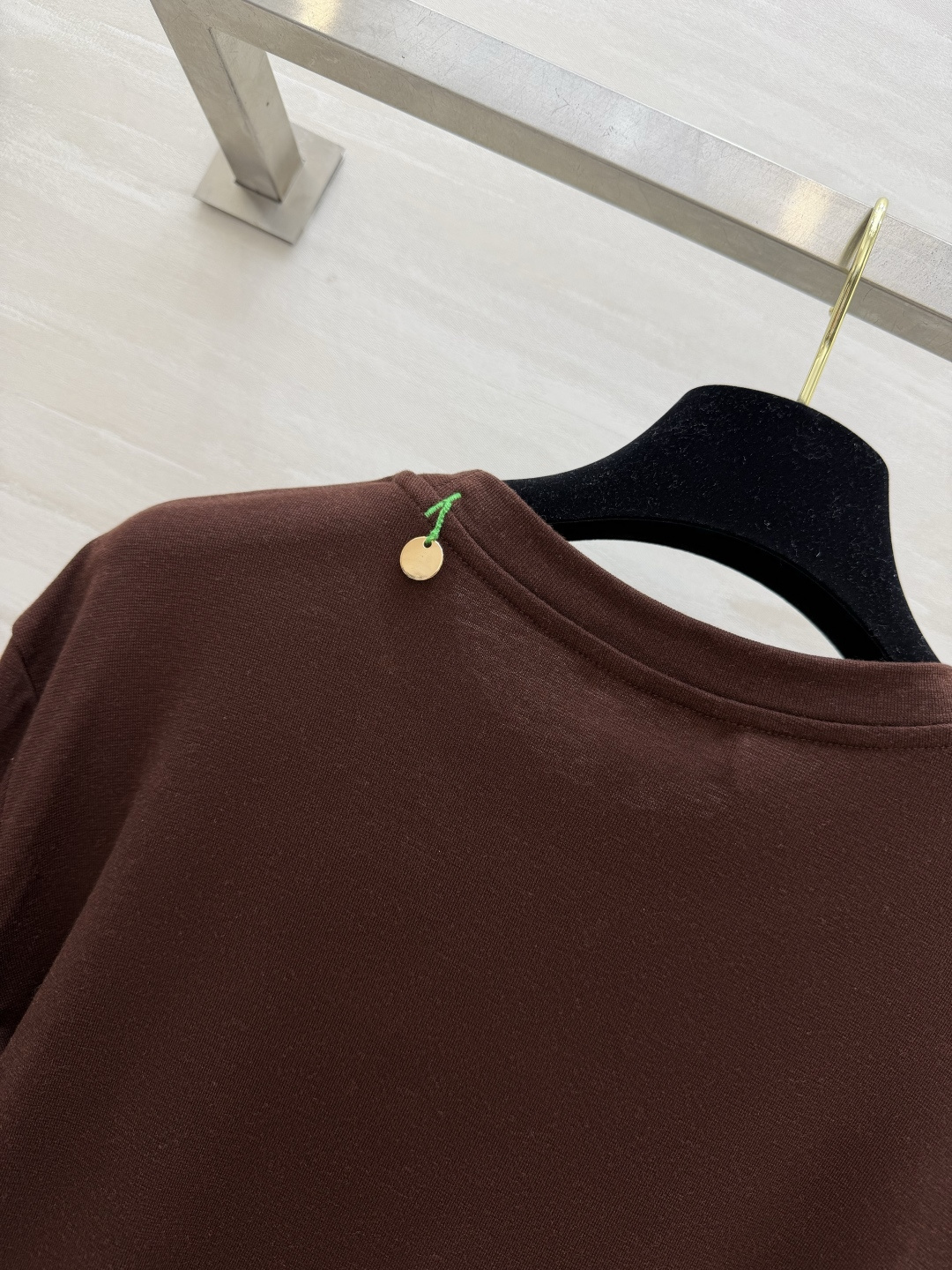 #Hermè♡²⁶卡通小马撞色长袖T恤 把童趣和高级感焊在身上了！奶fufu的条纹底色 深棕撞色袖 可爱