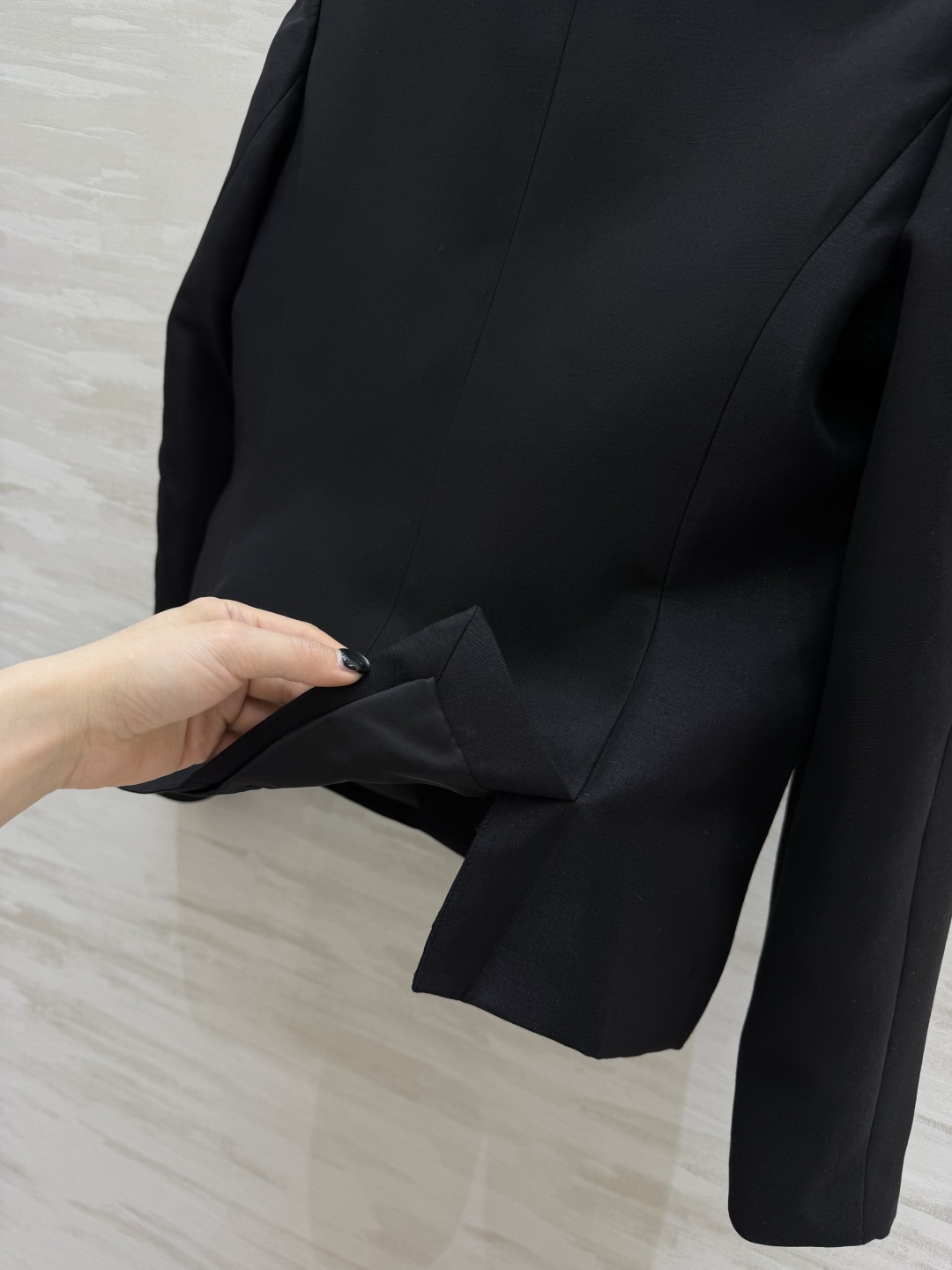 #Herme♡²⁶双排扣外套 直接把贵气感焊在身上✨立领棒球服版型 双排银扣设计 甜酷平衡 利落又显比例