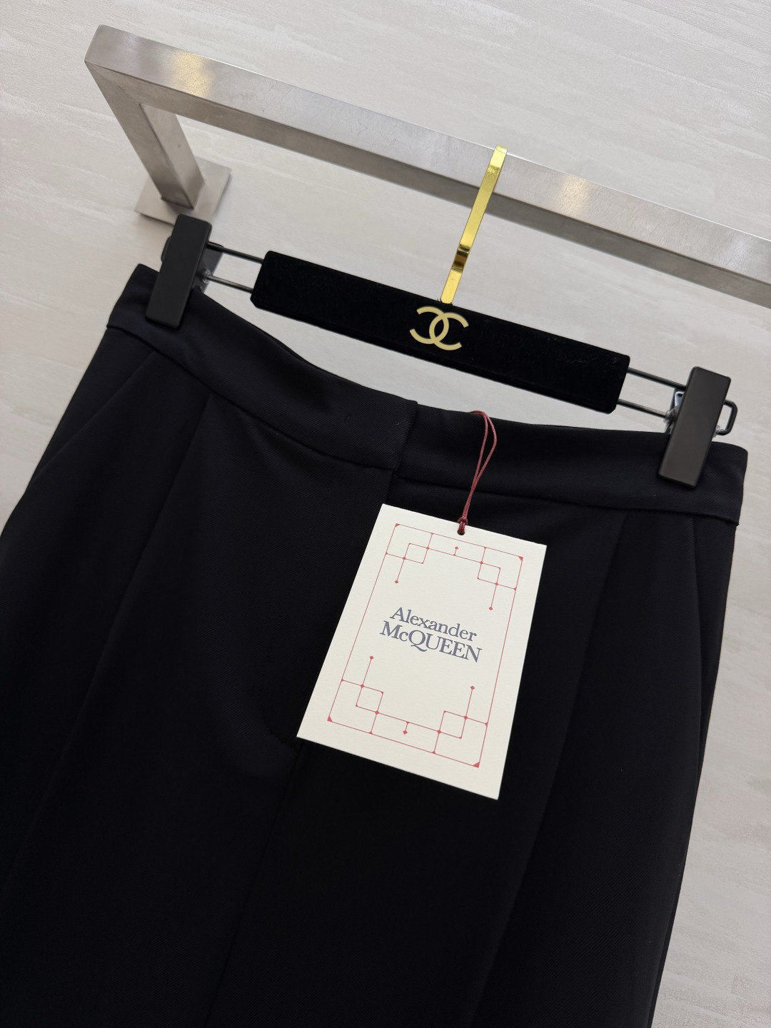 #Alexander McQuee♡²⁶新款阔腿西裤 利落中线压褶 立体结构线 整体设计简约大气 黑色自