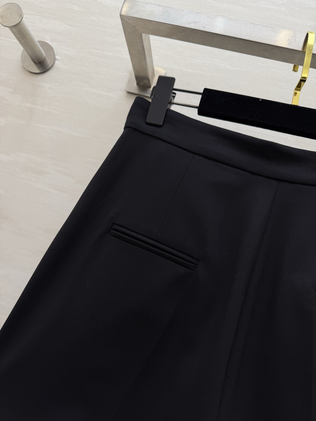 #Alexander McQuee♡²⁶新款阔腿西裤 利落中线压褶 立体结构线 整体设计简约大气 黑色自