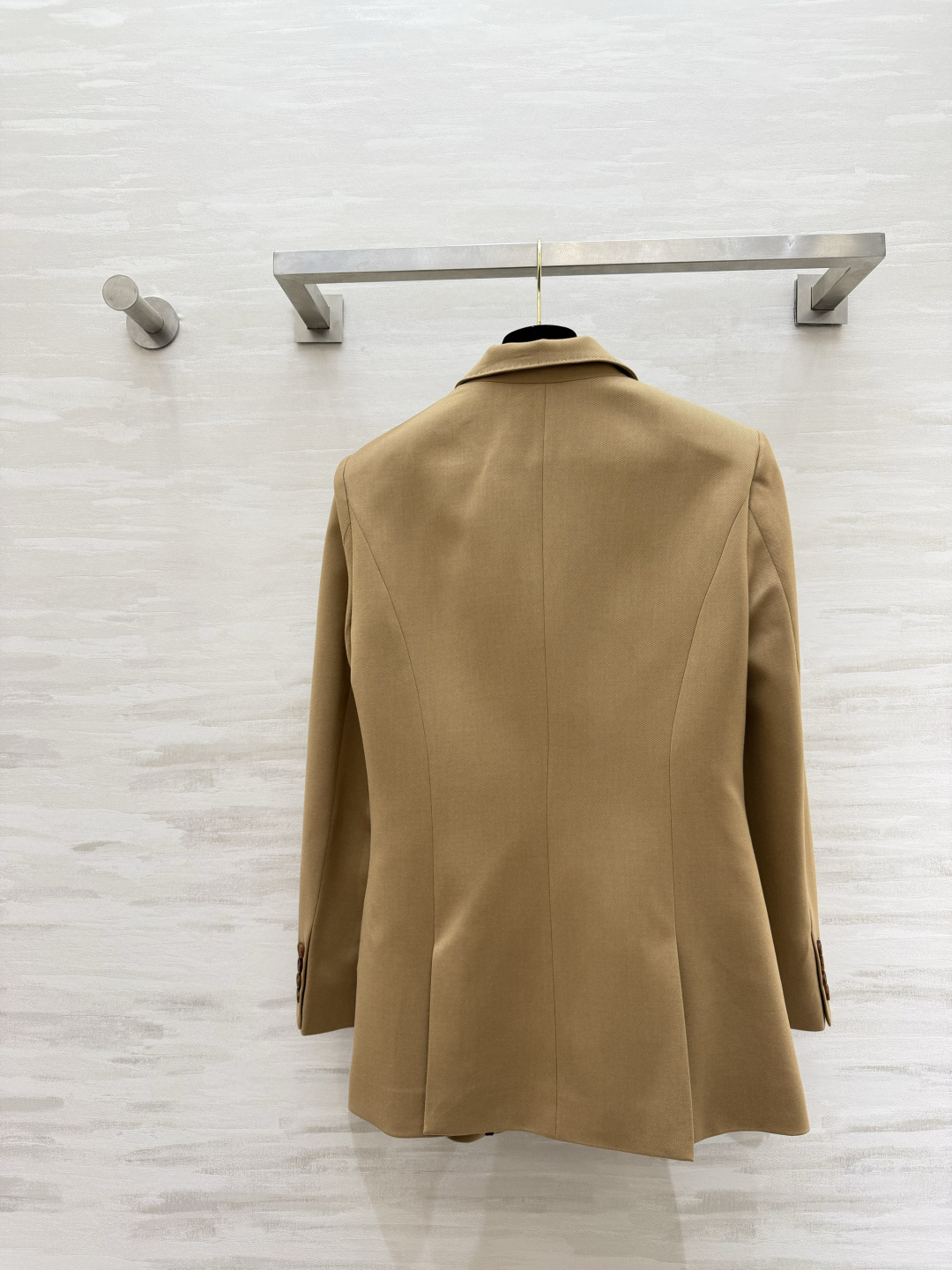 #Alexander McQuee♡²⁶新款西装外套 利落收腰剪裁 立体结构线 秒变沙漏腰 藏肉又显比例