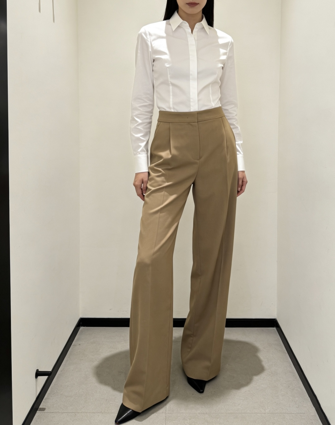 #Alexander McQuee♡²⁶新款阔腿西裤 利落中线压褶 立体结构线 整体设计简约大气 黑色自