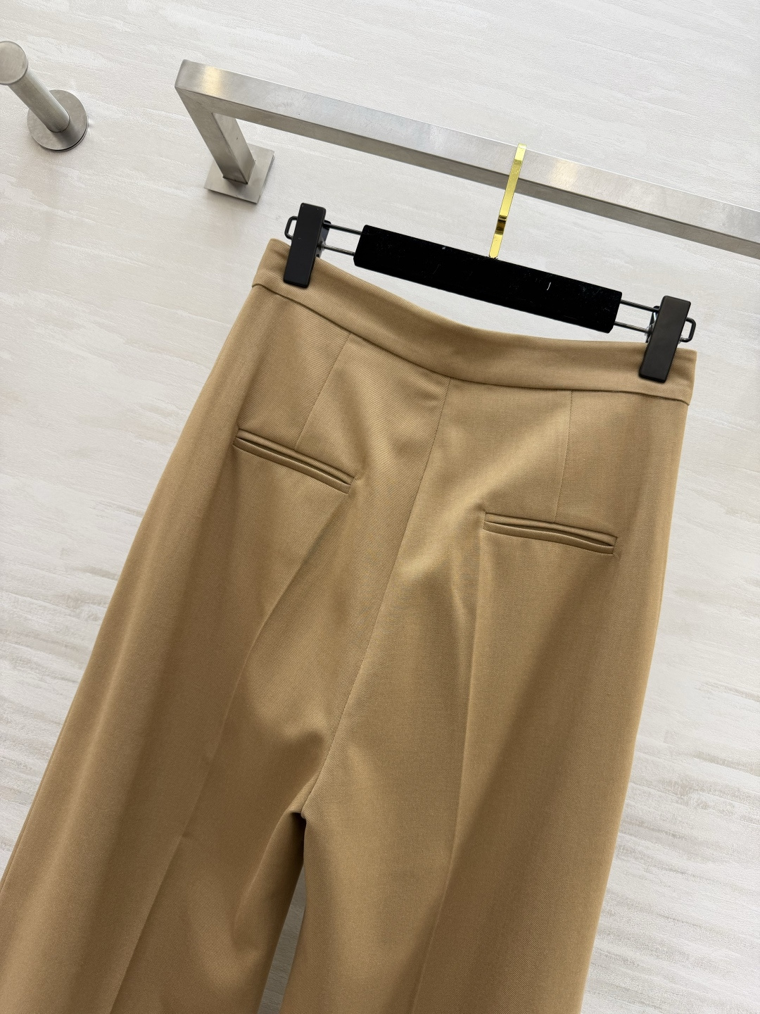 #Alexander McQuee♡²⁶新款阔腿西裤 利落中线压褶 立体结构线 整体设计简约大气 黑色自