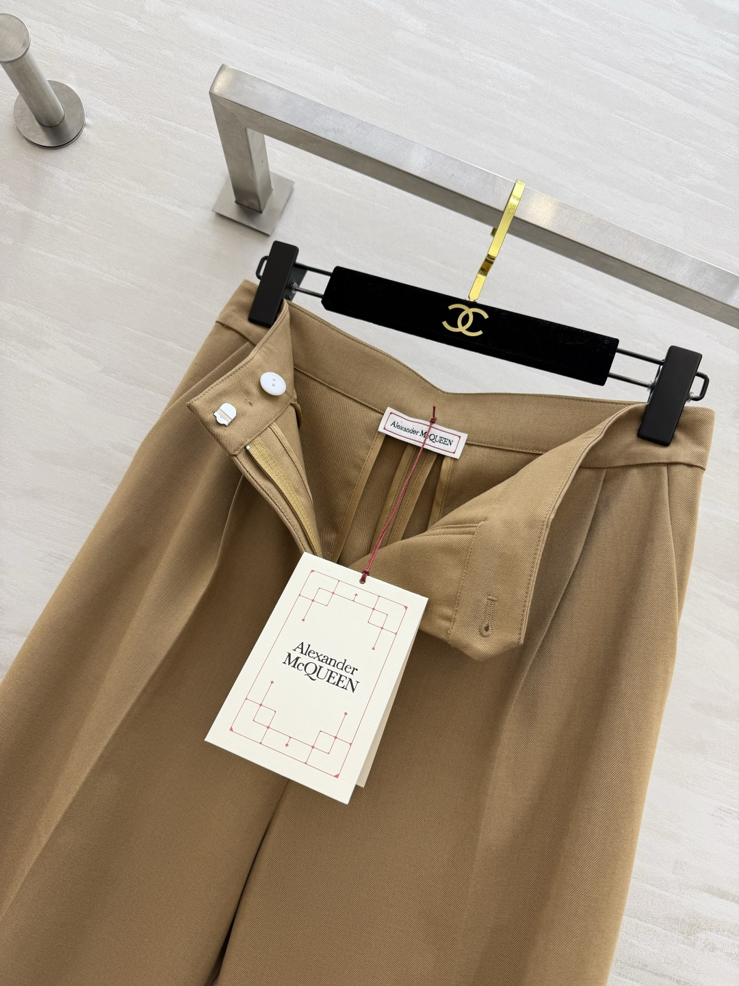 #Alexander McQuee♡²⁶新款阔腿西裤 利落中线压褶 立体结构线 整体设计简约大气 黑色自