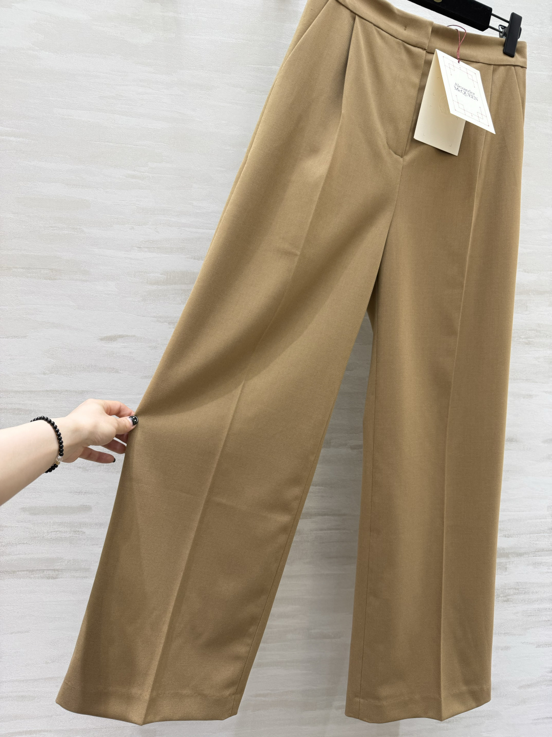 #Alexander McQuee♡²⁶新款阔腿西裤 利落中线压褶 立体结构线 整体设计简约大气 黑色自