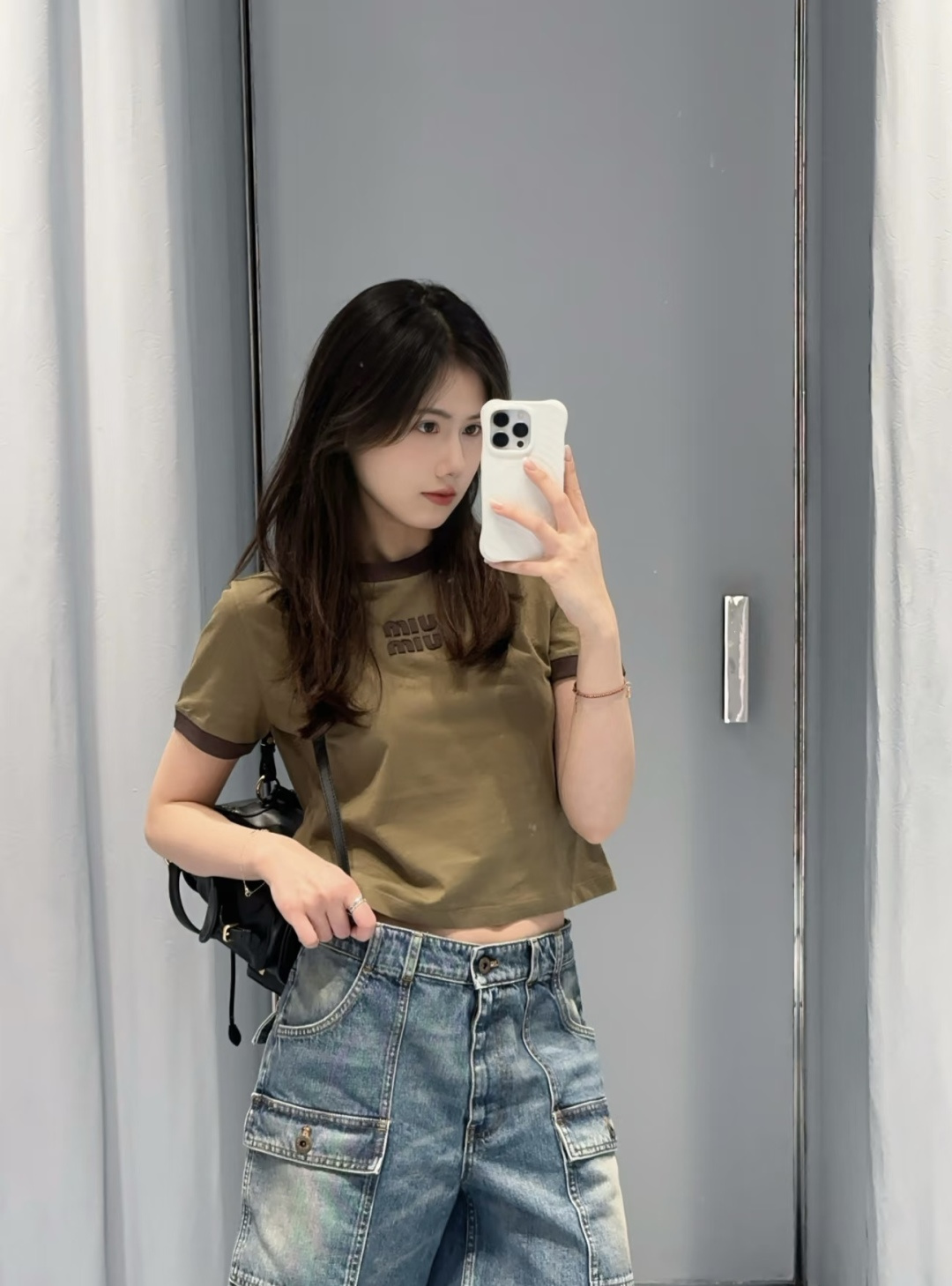 #MiuMi♡²⁶撞色罗纹领字母T恤｜ 三色可选 撞色圆领 立体刺绣 高支棉亲肤透气 白棕/橄榄棕/酒红