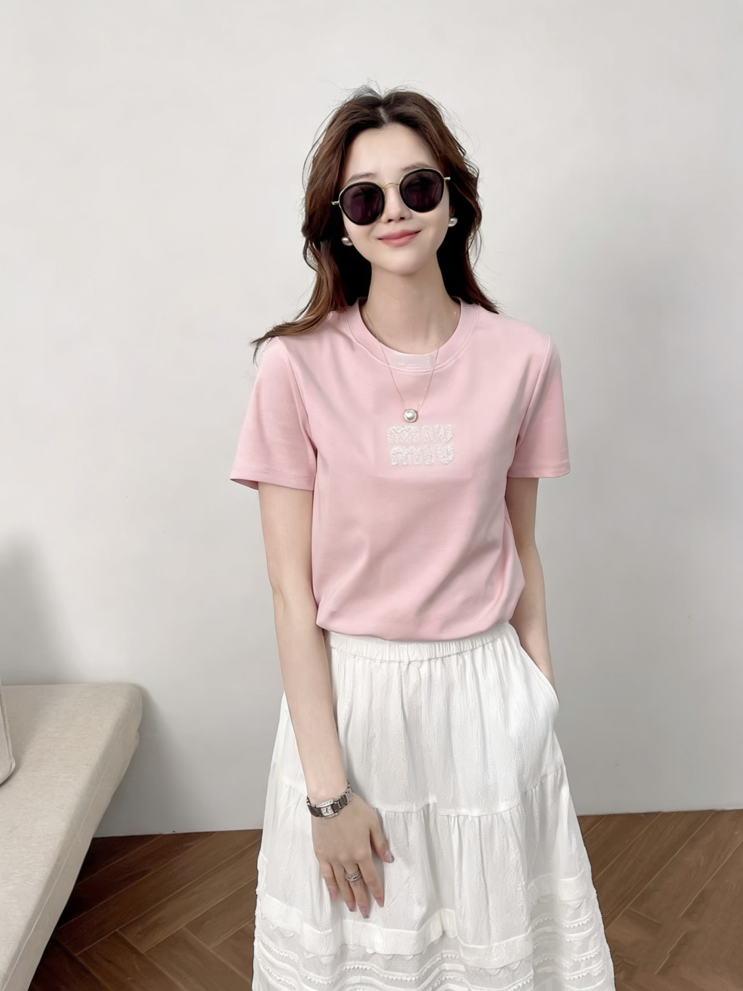 #MiuMi♡²⁶ss字母珠片刺绣🪡短袖T恤 三色可选 手工重工珠片logo 高支棉 亲肤透气 白/粉/