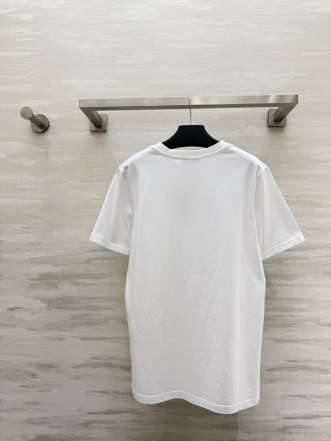 #Prad♡²⁶浮雕LOGO短袖 黑白两色 立体植绣工艺 高支棉亲肤透气c宽松版型不挑人 通勤休闲都可 