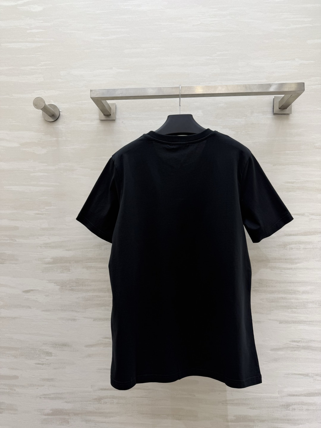 #Prad♡²⁶浮雕LOGO短袖 黑白两色 立体植绣工艺 高支棉亲肤透气c宽松版型不挑人 通勤休闲都可 