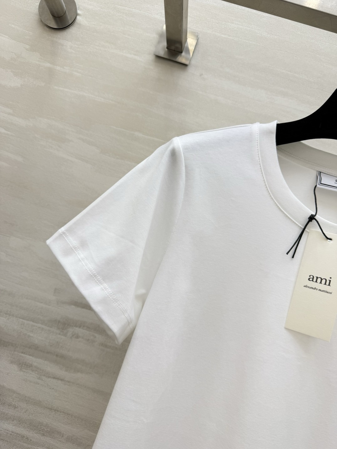 #AMI²⁶重工T恤 手工烫钻双爱心A标 把精致感拉满 低调又显贵 高支纯棉 软乎乎的巨亲肤 夏天穿完全
