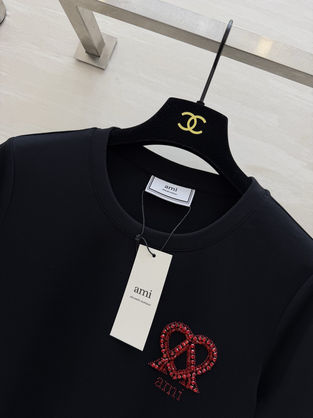 #AMI²⁶重工T恤 手工烫钻双爱心A标 把精致感拉满 低调又显贵 高支纯棉 软乎乎的巨亲肤 夏天穿完全
