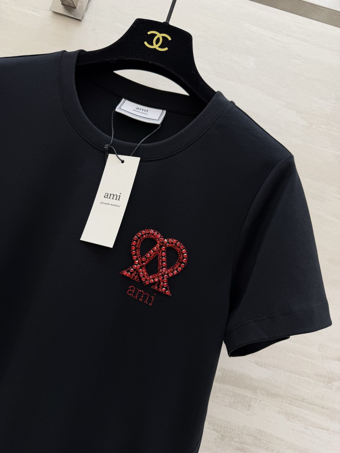 #AMI²⁶重工T恤 手工烫钻双爱心A标 把精致感拉满 低调又显贵 高支纯棉 软乎乎的巨亲肤 夏天穿完全