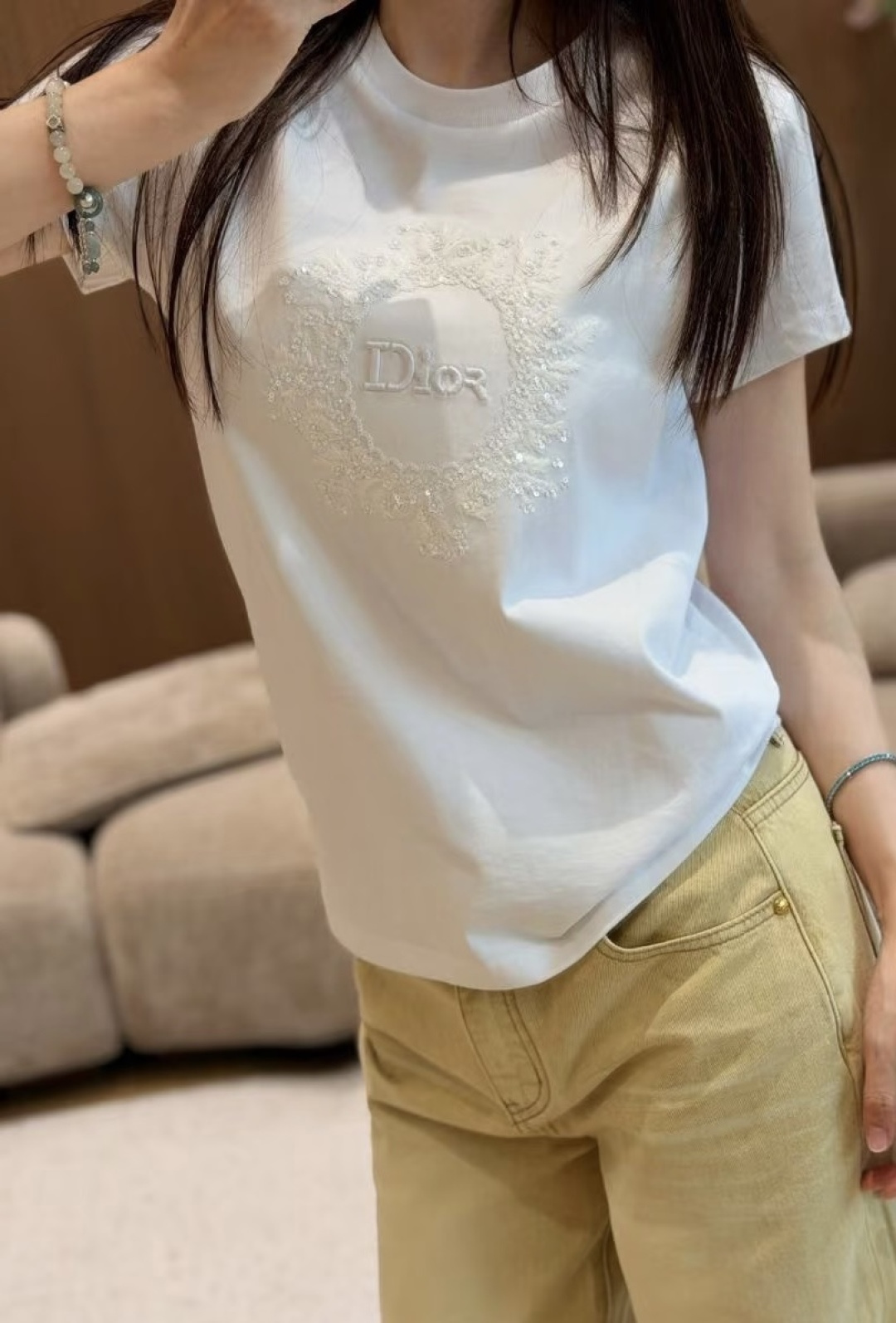 #Dio♡²⁶重工圆领T恤 立体手工钉珠 高级感拉满黑白粉三色 高支棉面料 透气亲肤 高品质定制 现货首