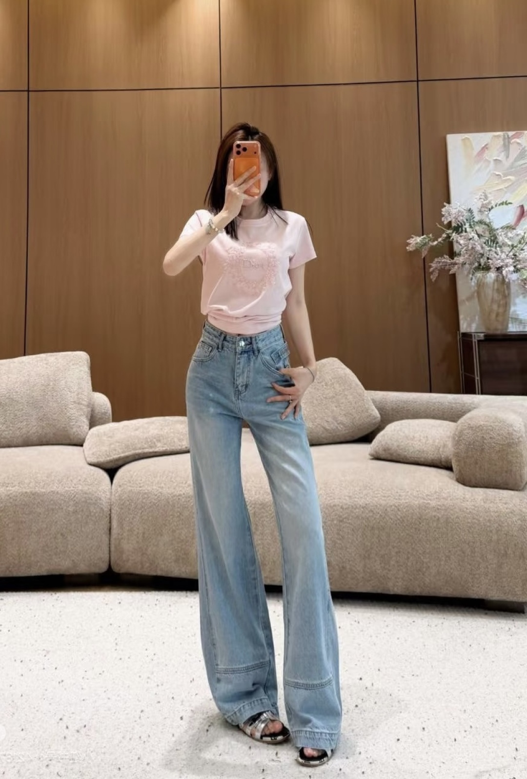 #Dio♡²⁶重工圆领T恤 立体手工钉珠 高级感拉满黑白粉三色 高支棉面料 透气亲肤 高品质定制 现货首