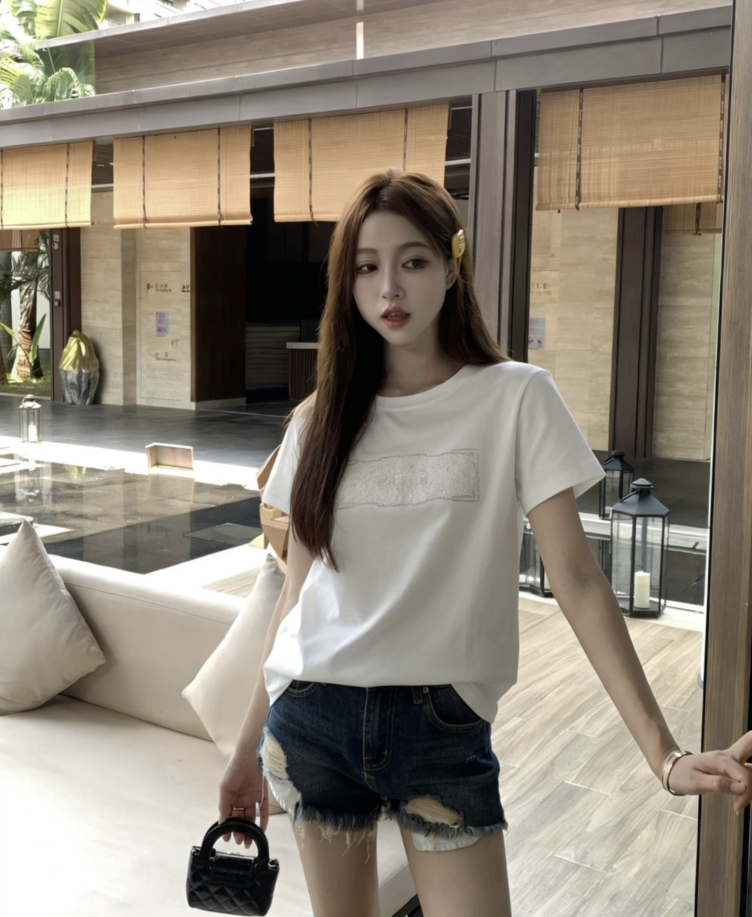 #CHANE♡²⁶ss浮雕刺绣T恤 把“高级感”焊在身上的夏日本命上衣✨定染纯棉面料 软糯亲肤 胸口立体