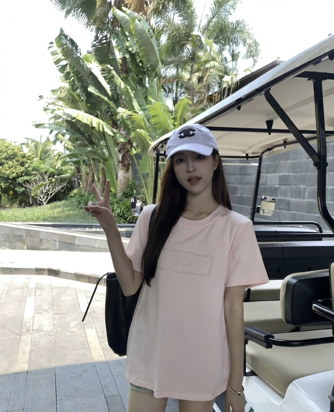 #CHANE♡²⁶ss浮雕刺绣T恤 把“高级感”焊在身上的夏日本命上衣✨定染纯棉面料 软糯亲肤 胸口立体