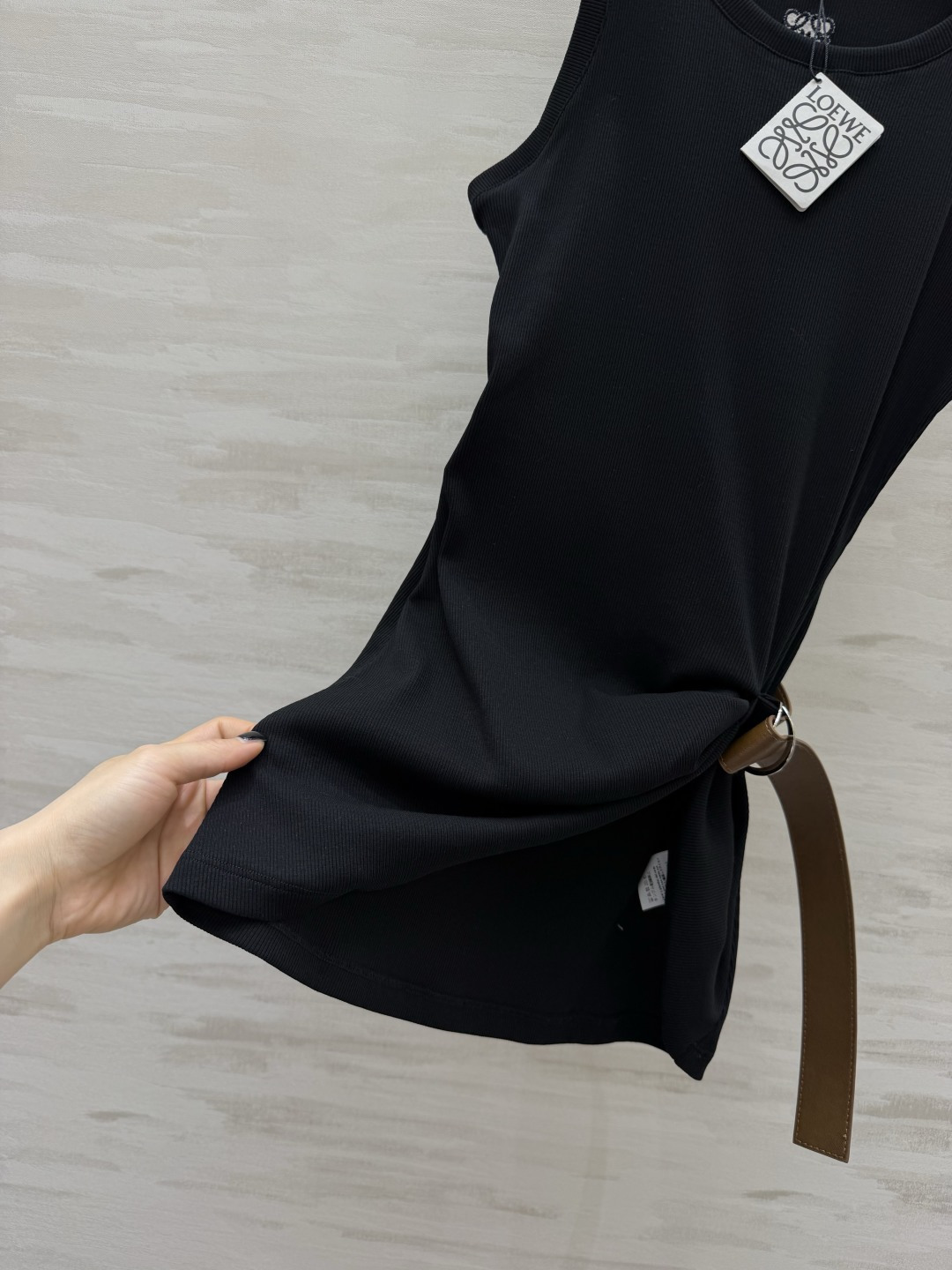 #Loew♡²⁶坑条背心 自带腰带 显瘦封神！松弛感穿搭天花板✨灰/黑两色封神！超级百搭不挑人！高品质定