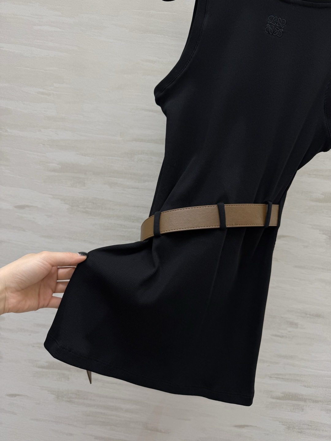 #Loew♡²⁶坑条背心 自带腰带 显瘦封神！松弛感穿搭天花板✨灰/黑两色封神！超级百搭不挑人！高品质定