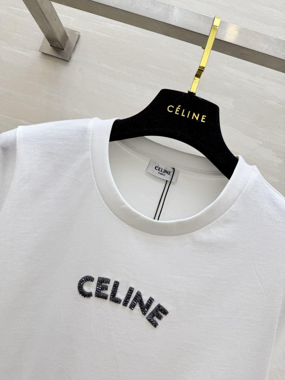 #CELIN²⁶ss经典字母钉珠T恤 法式极简 终极浪漫把高级感穿在身上 胸口重工钉珠CELINE字母低