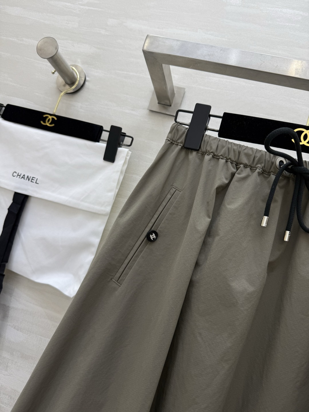 #Chane♡超级爆款 夏日时髦氛围感十足 中古花苞半裙 超级超级显瘦 遮跨的不显肚子的神裙穿不腻啊！质