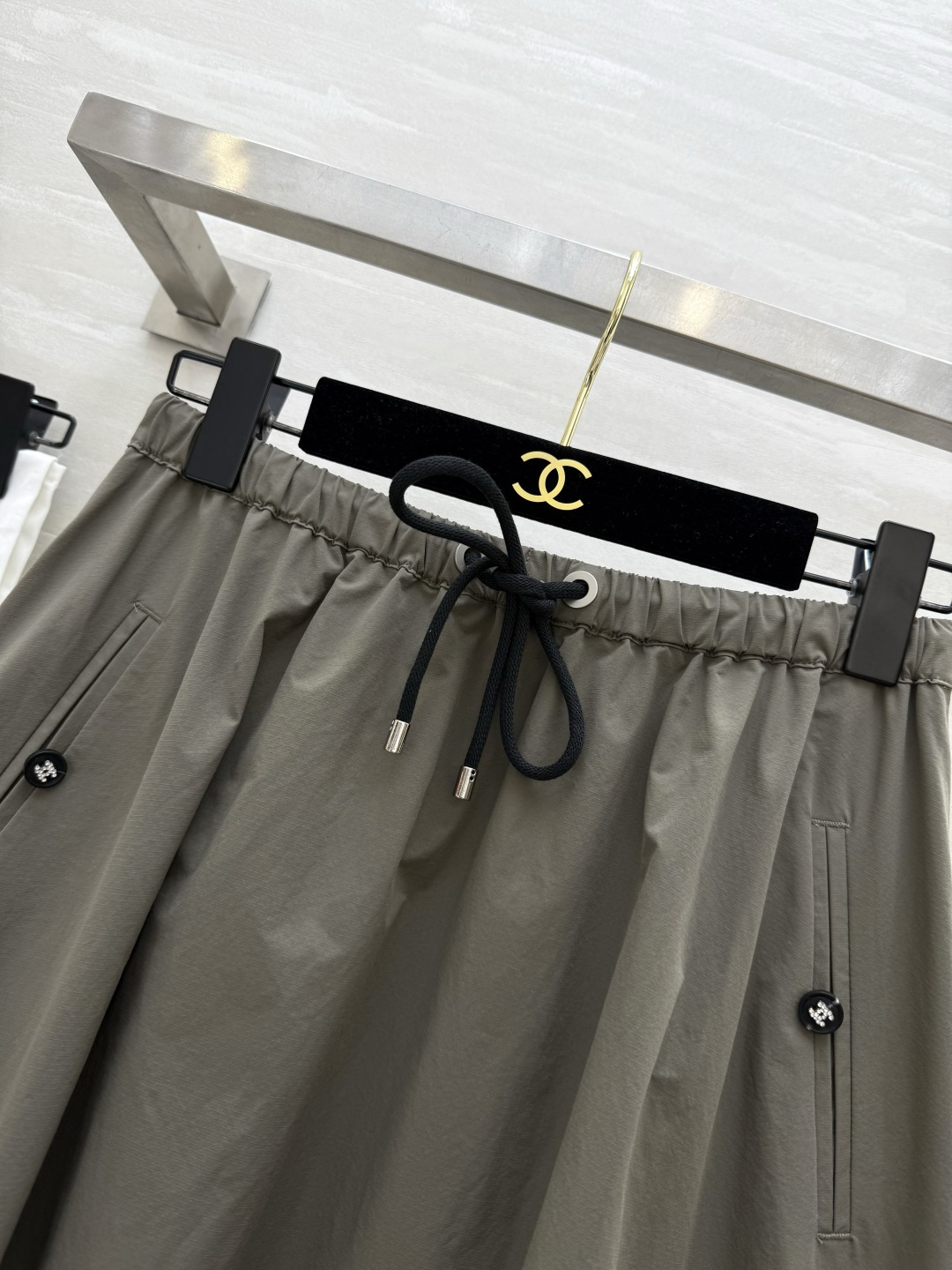 #Chane♡超级爆款 夏日时髦氛围感十足 中古花苞半裙 超级超级显瘦 遮跨的不显肚子的神裙穿不腻啊！质