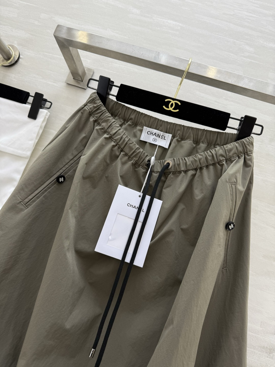 #Chane♡超级爆款 夏日时髦氛围感十足 中古花苞半裙 超级超级显瘦 遮跨的不显肚子的神裙穿不腻啊！质