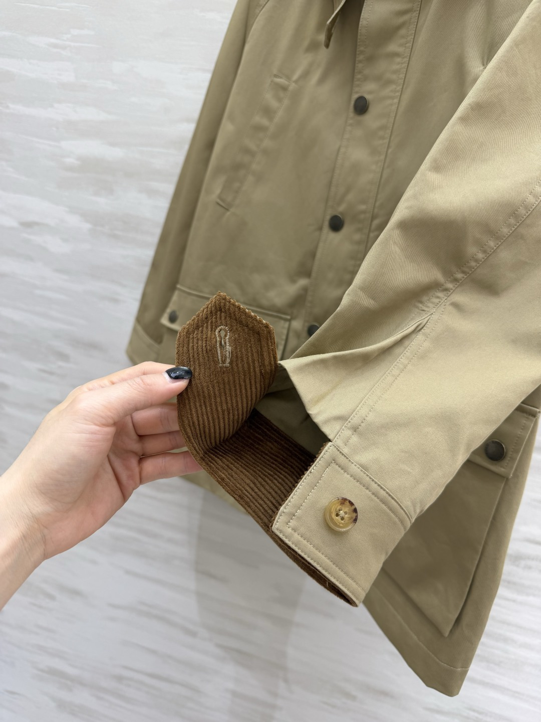 #Ralph Laur♡²⁶ss卡其色灯芯绒领夹克 美式老钱风 经典猎装版型 灯芯绒撞色领 复古感拉满 