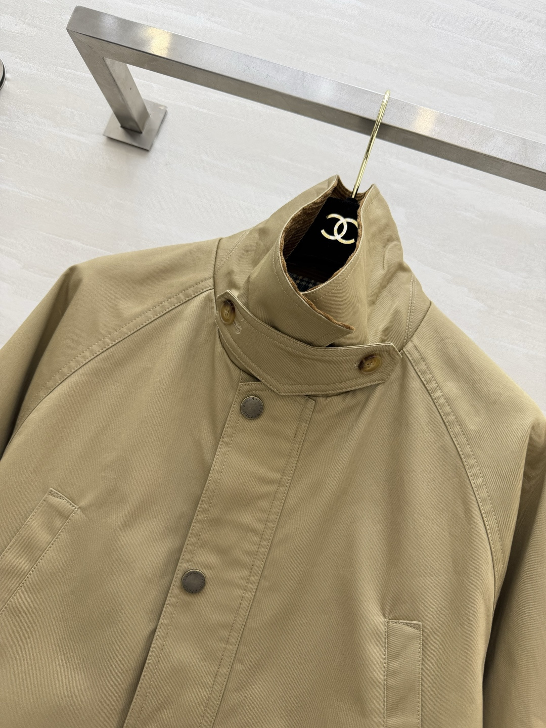 #Ralph Laur♡²⁶ss卡其色灯芯绒领夹克 美式老钱风 经典猎装版型 灯芯绒撞色领 复古感拉满 