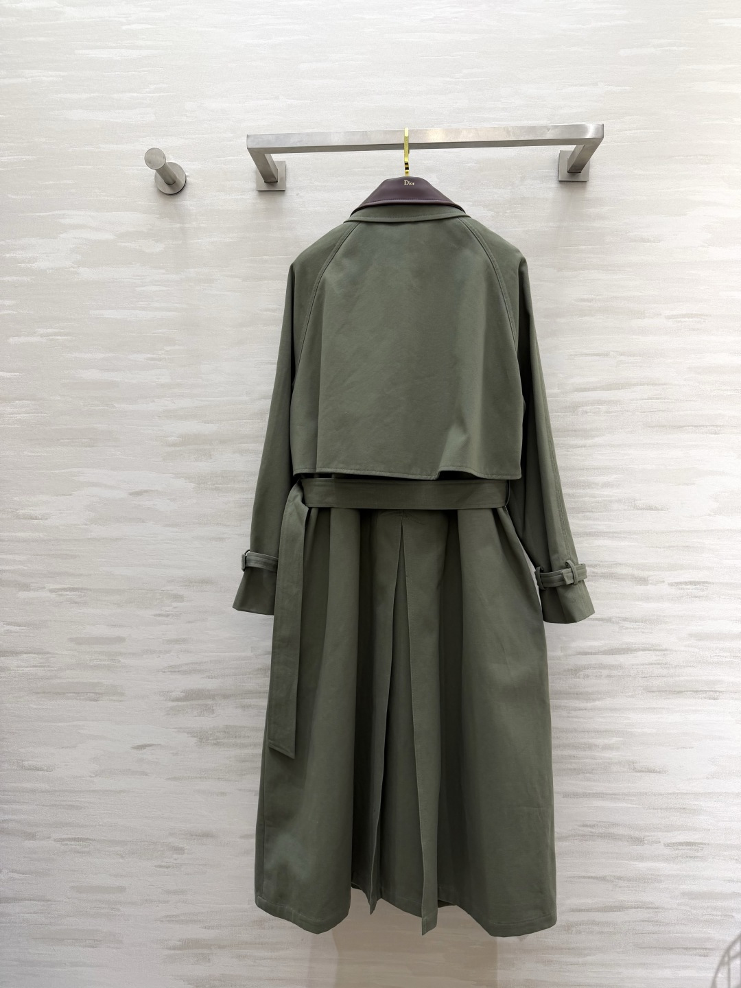 #Dio♡²⁶橄榄绿拼皮领风衣 法式优雅 复古拼皮领+收腰大摆设计 走路带风超有气场 定制进口挺括面料 