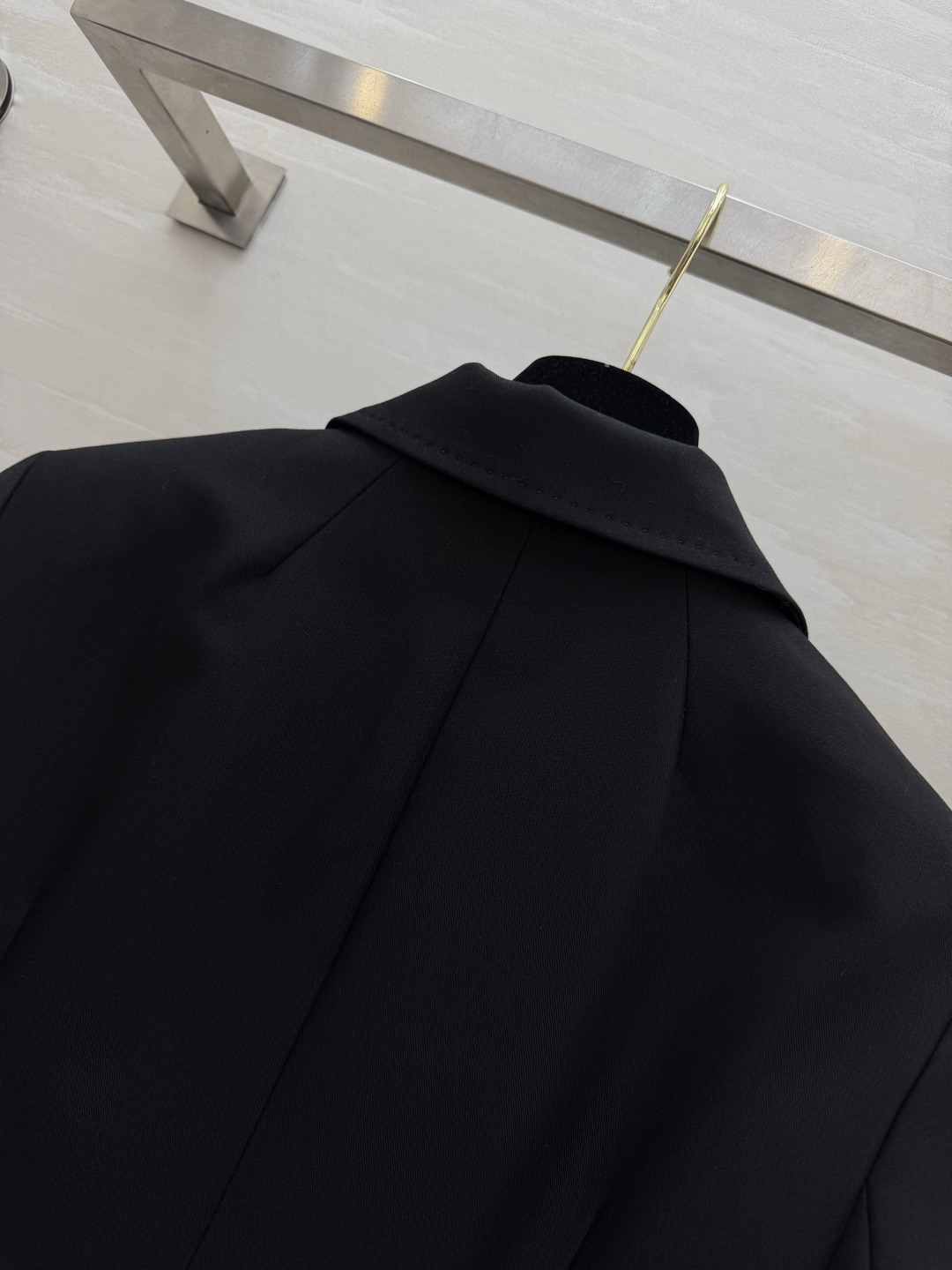 #D&G²⁶ss黑色双排扣西装 永不过时的气场神器✨利落收腰剪裁 豹纹里衬暗藏小心机 金色DG扣细节拉满