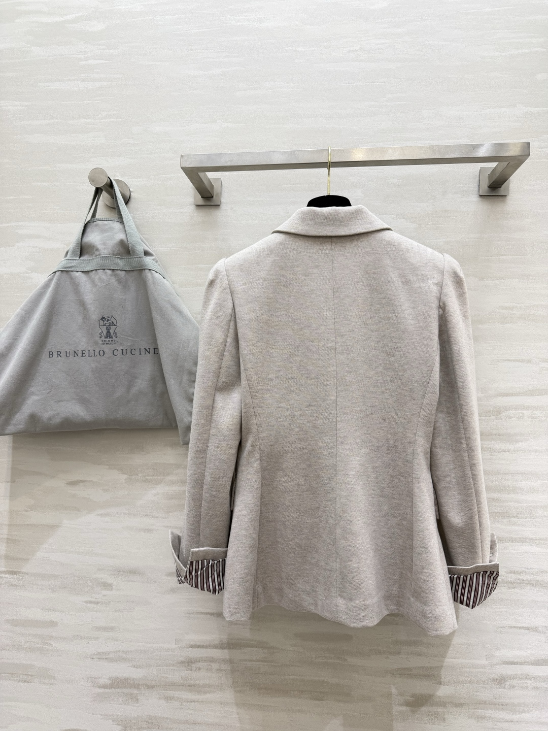 #Brunello Cucinell♡²⁶燕麦色收腰西装 「低调奢华」 软糯亲肤的羊绒混纺面料 自带高级