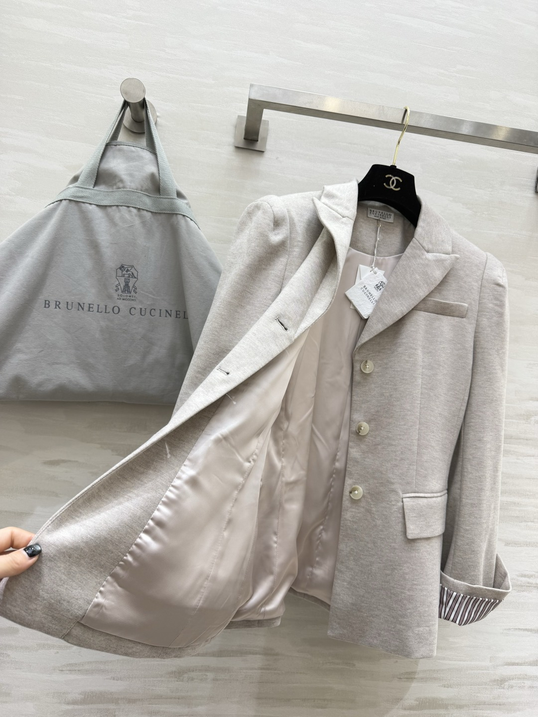 #Brunello Cucinell♡²⁶燕麦色收腰西装 「低调奢华」 软糯亲肤的羊绒混纺面料 自带高级